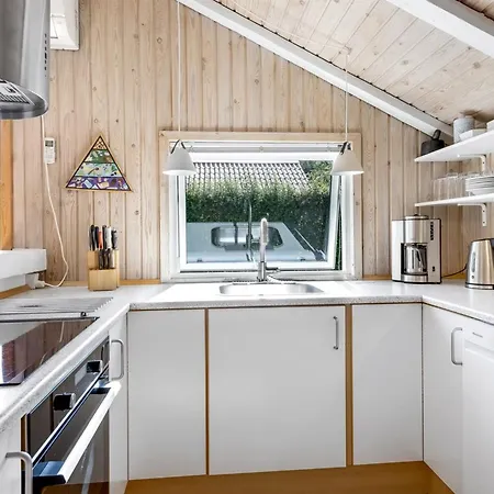 Hatem - 500m From The Sea By Interhome *